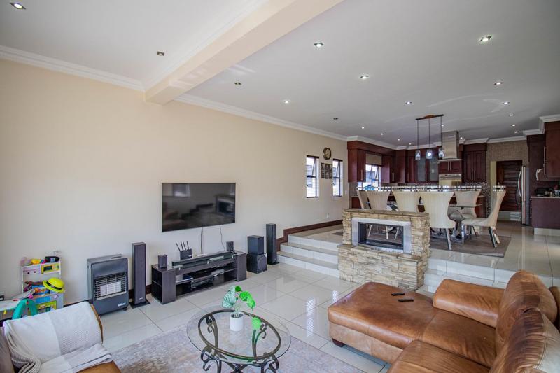4 Bedroom Property for Sale in Blue Valley Golf Estate Gauteng
