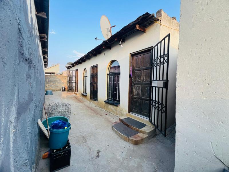 11 Bedroom Property for Sale in Birch Acres Gauteng