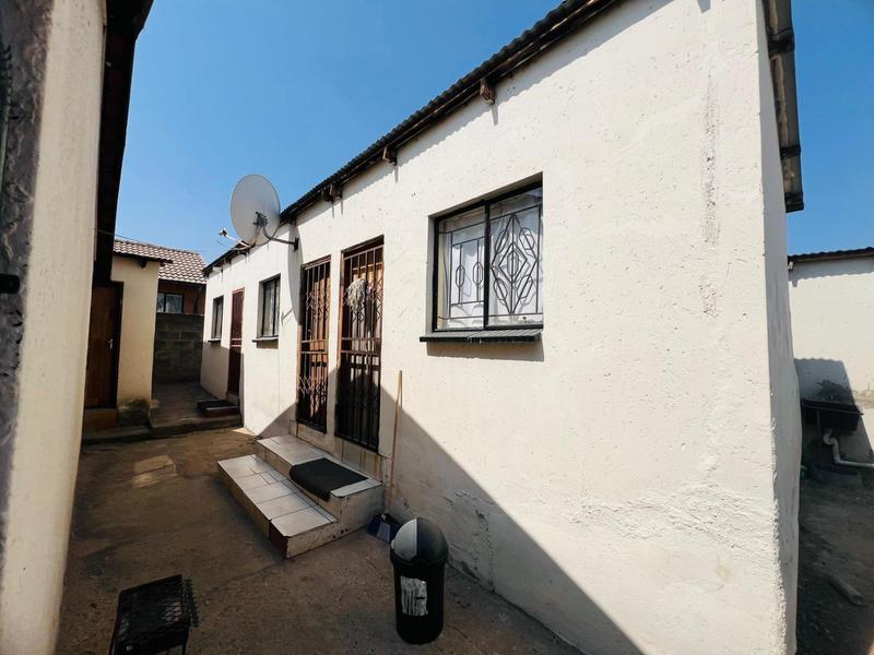 11 Bedroom Property for Sale in Birch Acres Gauteng