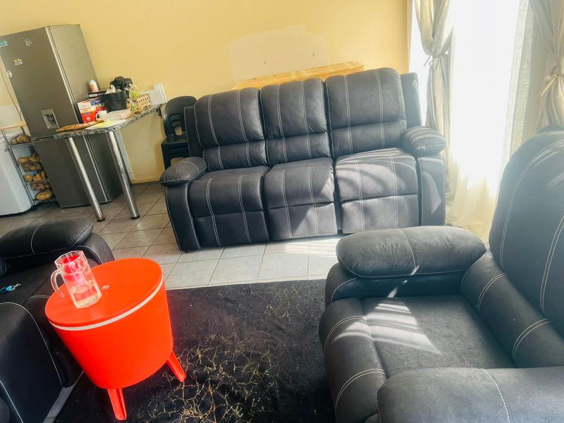 2 Bedroom Property for Sale in Rhodesfield Gauteng