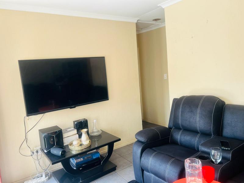 2 Bedroom Property for Sale in Rhodesfield Gauteng