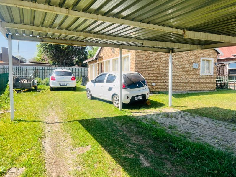 2 Bedroom Property for Sale in Rhodesfield Gauteng