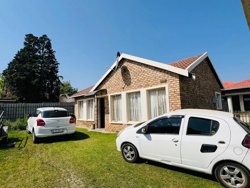 2 Bedroom Property for Sale in Rhodesfield Gauteng