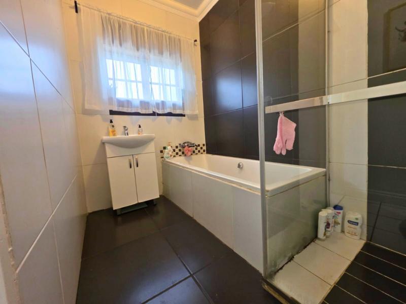 4 Bedroom Property for Sale in Parkdene Gauteng