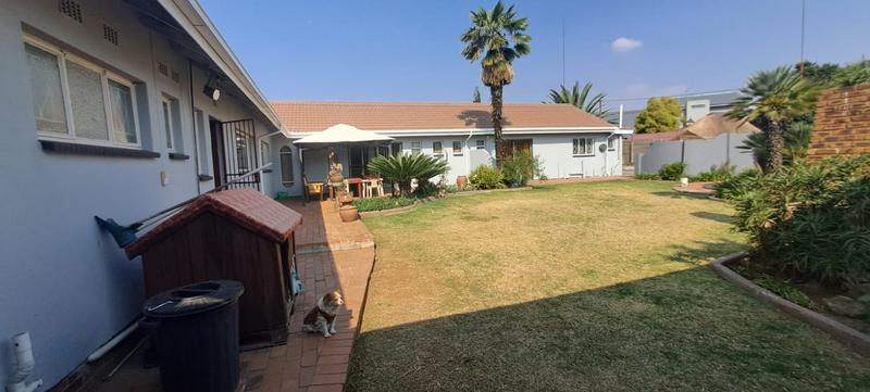 4 Bedroom Property for Sale in Sunair Park Gauteng