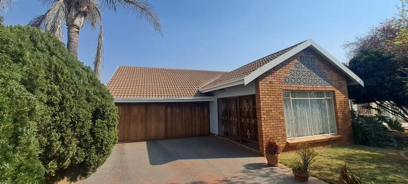 4 Bedroom Property for Sale in Sunair Park Gauteng