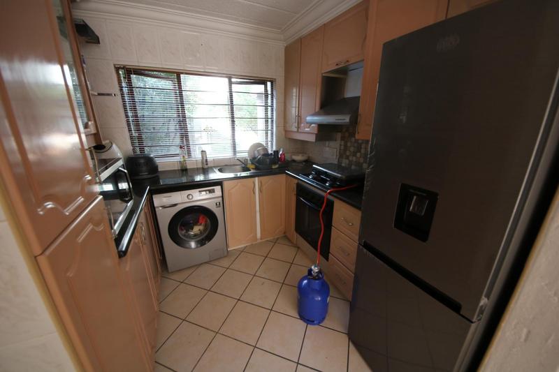 To Let 2 Bedroom Property for Rent in Bryanston Gauteng