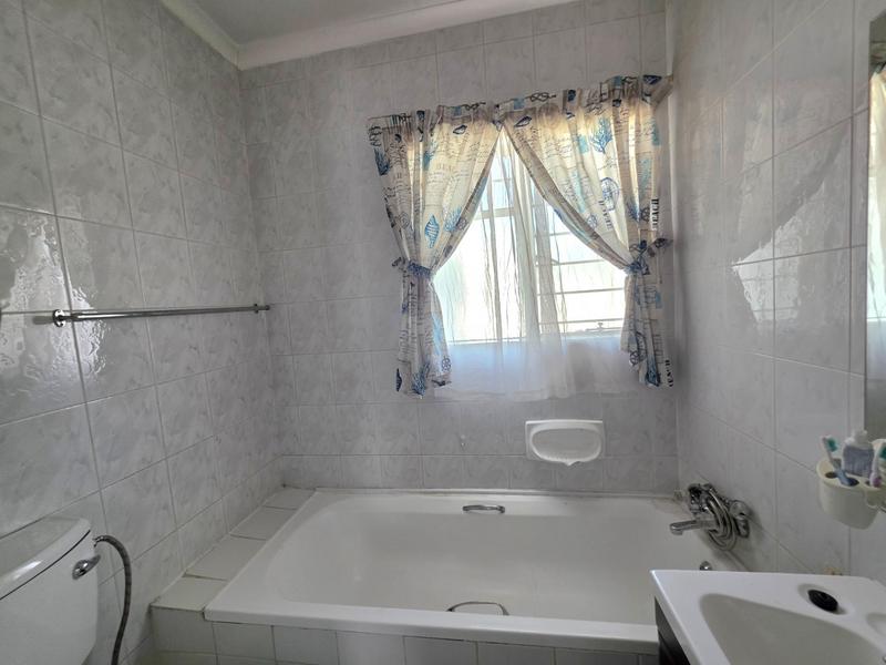 2 Bedroom Property for Sale in Denlee Gauteng