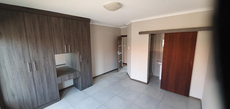 2 Bedroom Property for Sale in Kenleaf Gauteng