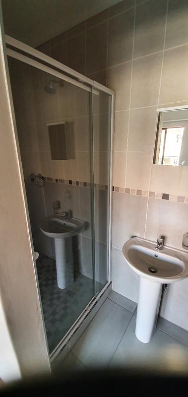 2 Bedroom Property for Sale in Kenleaf Gauteng