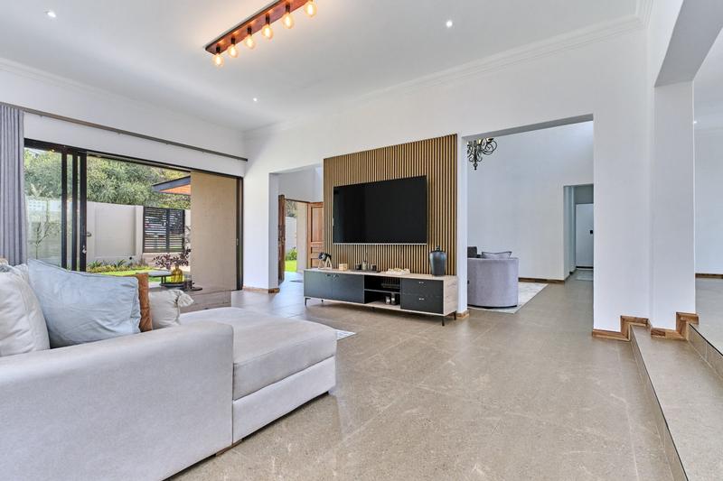 5 Bedroom Property for Sale in Featherbrooke Estate Gauteng