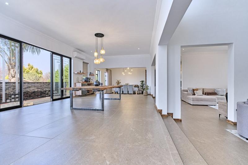 5 Bedroom Property for Sale in Featherbrooke Estate Gauteng
