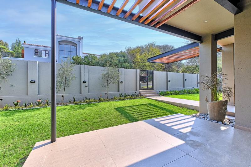 5 Bedroom Property for Sale in Featherbrooke Estate Gauteng