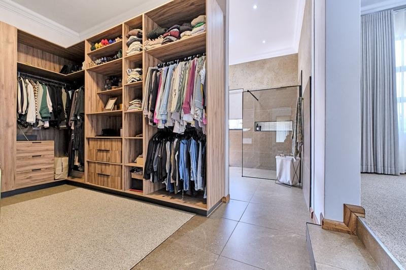 5 Bedroom Property for Sale in Featherbrooke Estate Gauteng