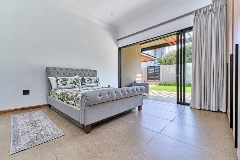 5 Bedroom Property for Sale in Featherbrooke Estate Gauteng