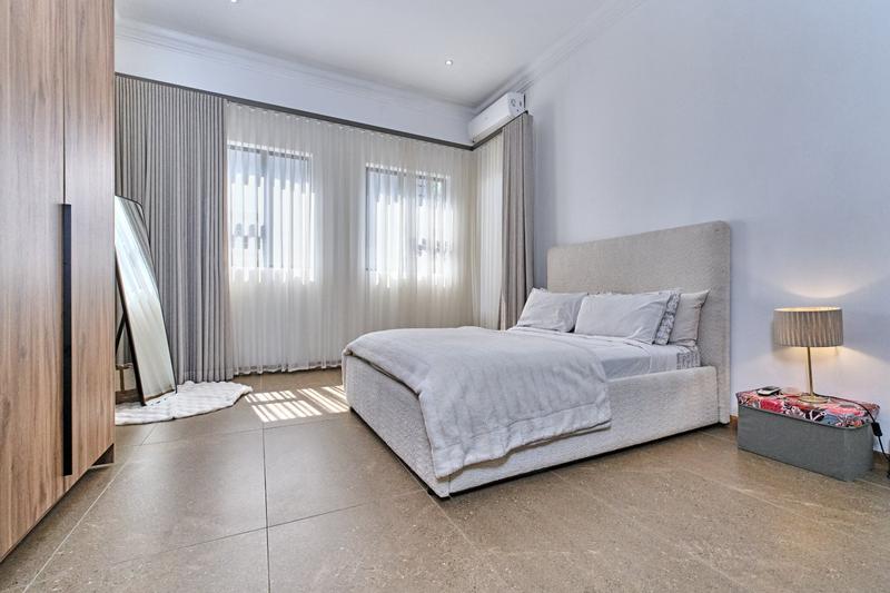5 Bedroom Property for Sale in Featherbrooke Estate Gauteng