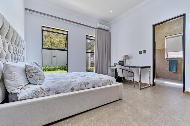 5 Bedroom Property for Sale in Featherbrooke Estate Gauteng