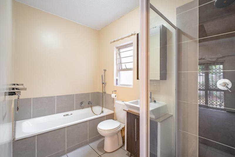 1 Bedroom Property for Sale in Bryanston Gauteng