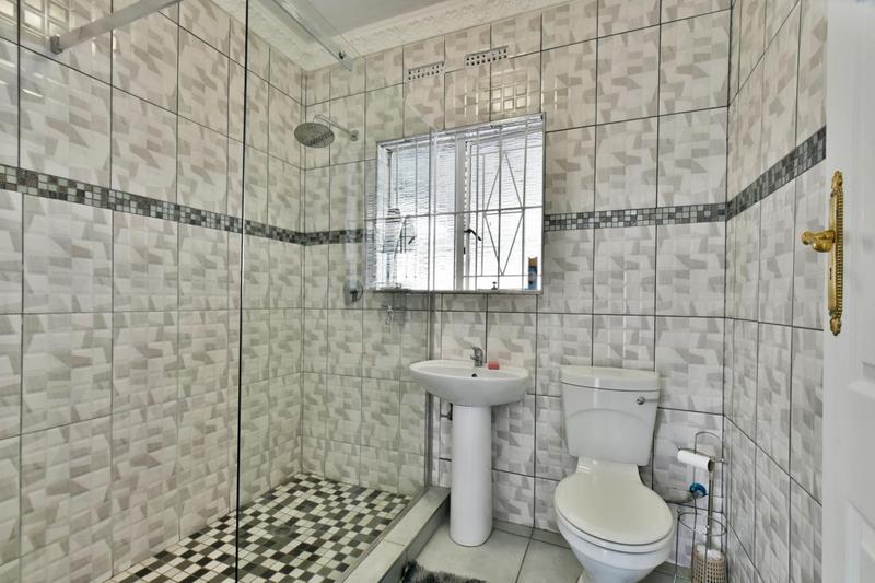 3 Bedroom Property for Sale in Glenanda Gauteng