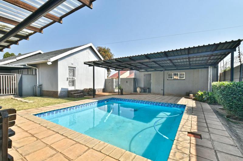 3 Bedroom Property for Sale in Glenanda Gauteng