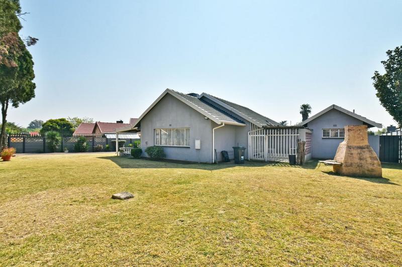 3 Bedroom Property for Sale in Glenanda Gauteng