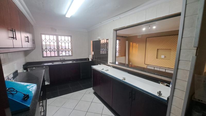 To Let 2 Bedroom Property for Rent in Alan Manor Gauteng
