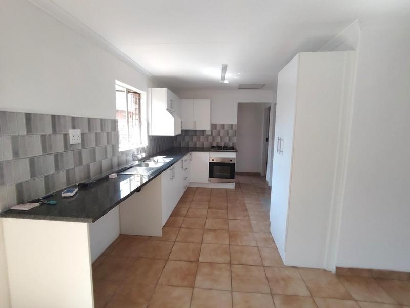 To Let 2 Bedroom Property for Rent in Wierda Park Gauteng