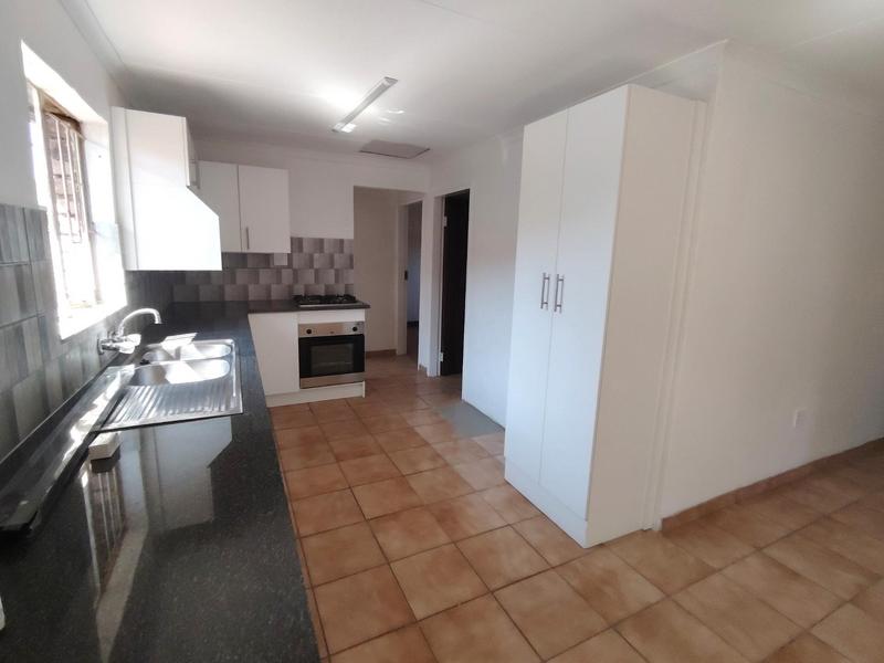To Let 2 Bedroom Property for Rent in Wierda Park Gauteng