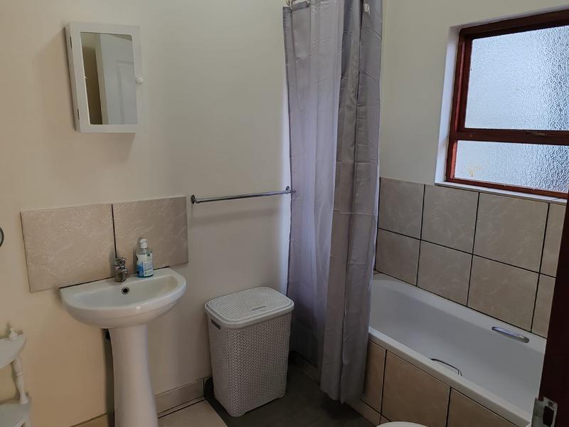 To Let 1 Bedroom Property for Rent in Robindale Gauteng