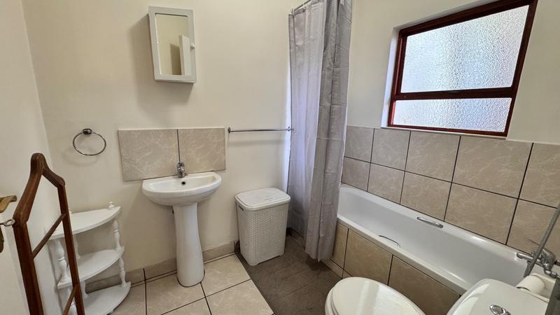 To Let 1 Bedroom Property for Rent in Robindale Gauteng