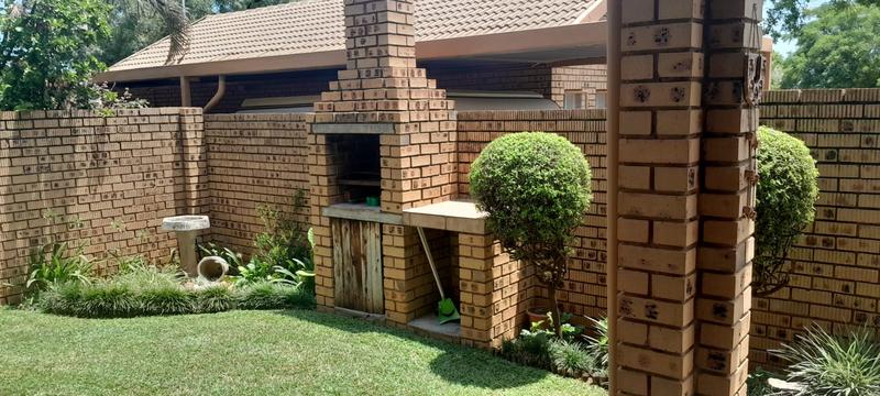 2 Bedroom Property for Sale in Magalieskruin Gauteng