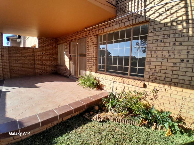 2 Bedroom Property for Sale in Magalieskruin Gauteng