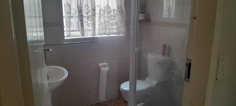 2 Bedroom Property for Sale in Magalieskruin Gauteng
