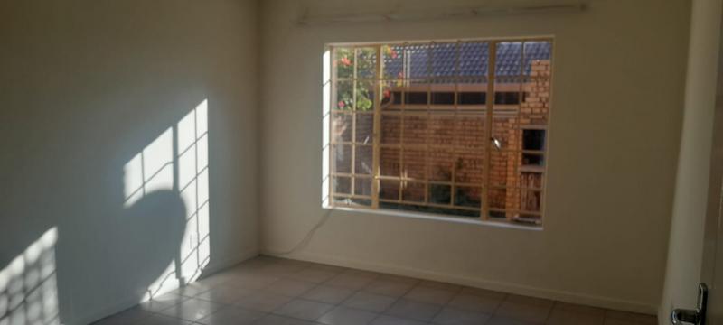 2 Bedroom Property for Sale in Magalieskruin Gauteng