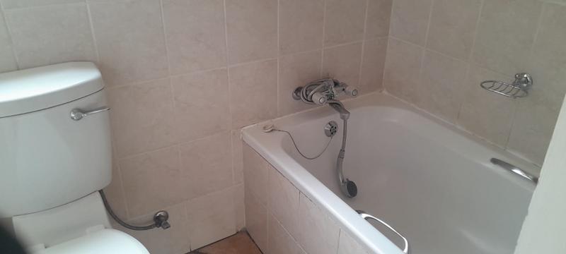 2 Bedroom Property for Sale in Magalieskruin Gauteng