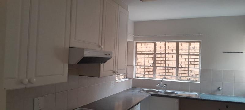2 Bedroom Property for Sale in Magalieskruin Gauteng