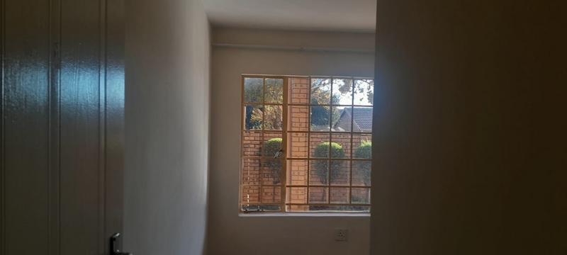 2 Bedroom Property for Sale in Magalieskruin Gauteng