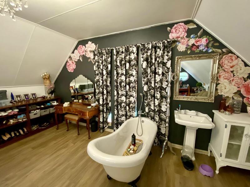 4 Bedroom Property for Sale in Peacehaven Gauteng