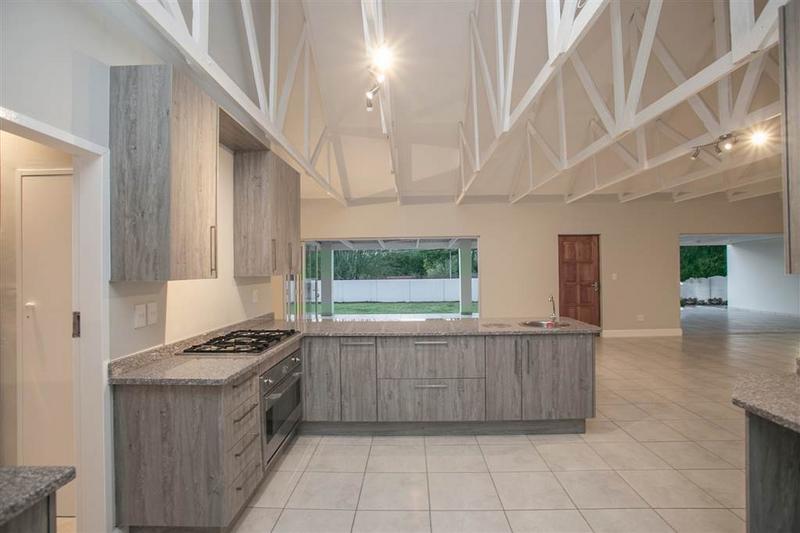 To Let 4 Bedroom Property for Rent in Bryanston Gauteng
