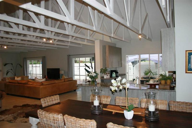 To Let 4 Bedroom Property for Rent in Bryanston Gauteng