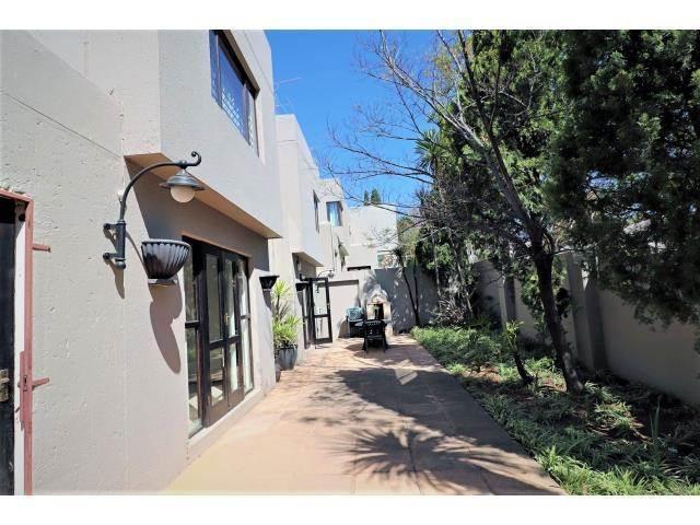 To Let 4 Bedroom Property for Rent in Morningside Gauteng