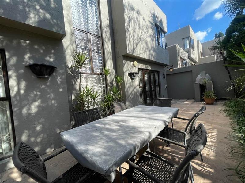 To Let 4 Bedroom Property for Rent in Morningside Gauteng