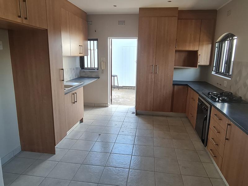 To Let 5 Bedroom Property for Rent in Parkmore Gauteng