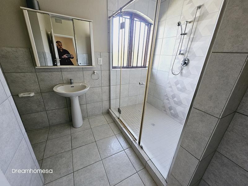 To Let 5 Bedroom Property for Rent in Parkmore Gauteng