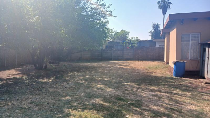 7 Bedroom Property for Sale in Clayville Gauteng