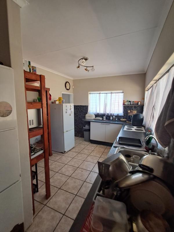 7 Bedroom Property for Sale in Clayville Gauteng