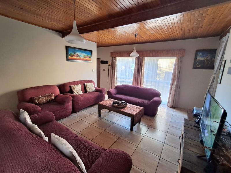 7 Bedroom Property for Sale in Clayville Gauteng