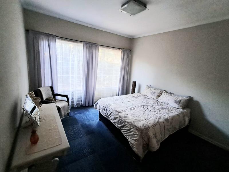 7 Bedroom Property for Sale in Clayville Gauteng