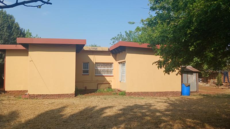 7 Bedroom Property for Sale in Clayville Gauteng