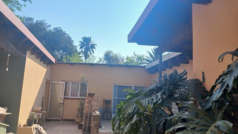 7 Bedroom Property for Sale in Clayville Gauteng